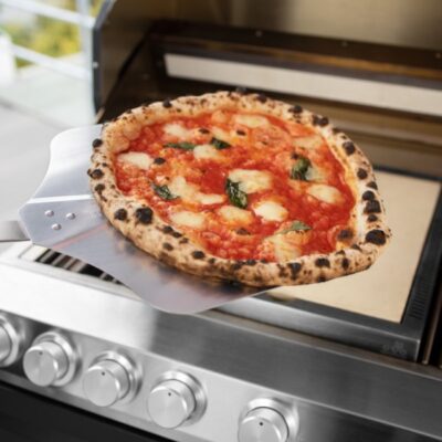 Otto Wilde Pizzamacher Set Pizza auf Schaufel vom Pizzastein