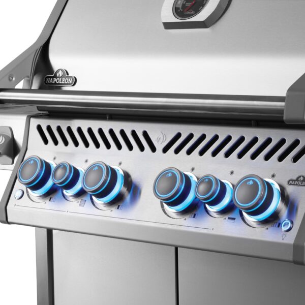Napoleon Rogue® PRO-S 525 Edelstahl Propan Gasgrill Detail Knöpfe Drehregler SAFETY GLOW™ Bedienelemente RP525RSIBPSS-2